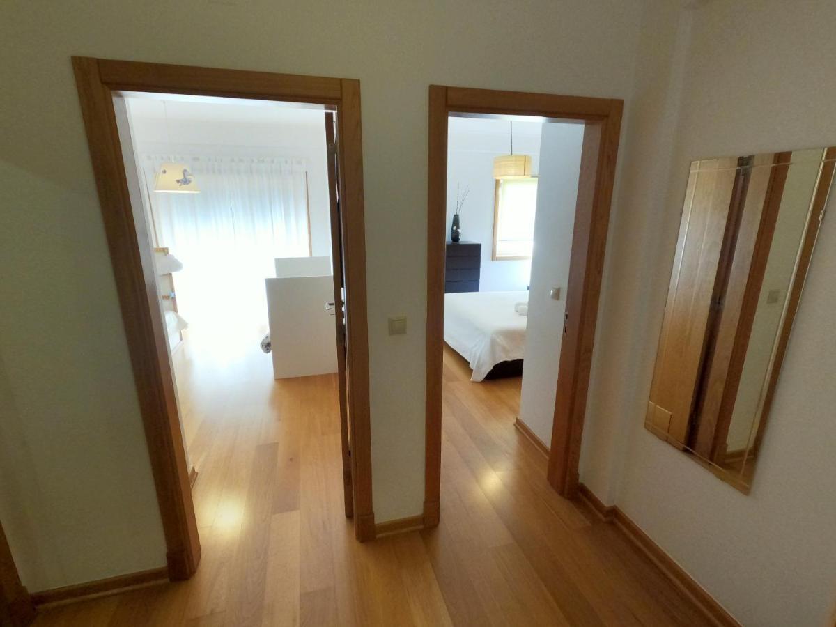 Lisbon, Modern T2 In Parque Nacoes, Apartment