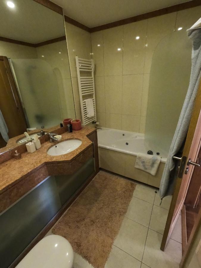 Lisbon, Modern T2 In Parque Nacoes, Apartment Lisbon