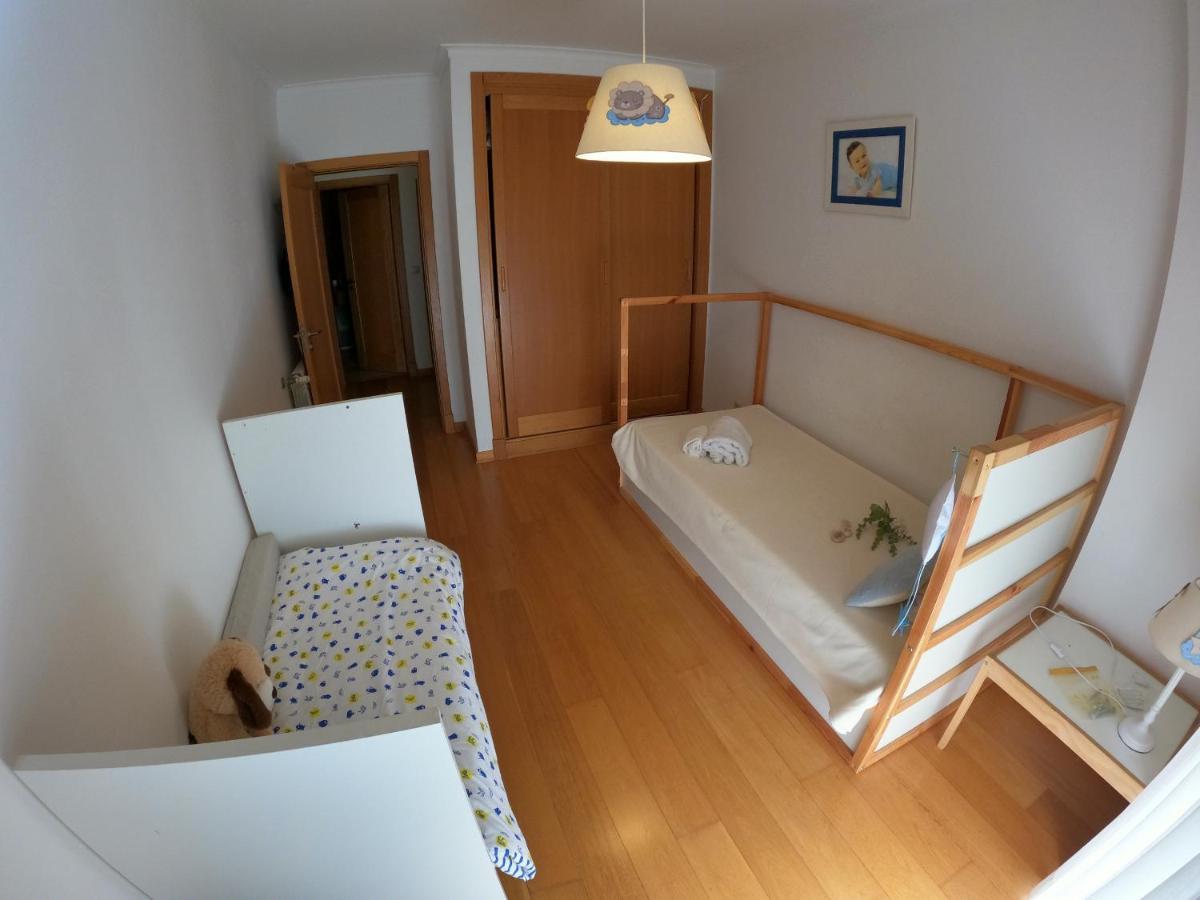 Apartment Lisbon, Modern T2 In Parque Nacoes, Lisbon