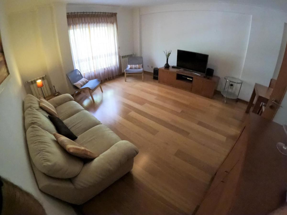 Lisbon, Modern T2 In Parque Nacoes, Apartment Lisbon