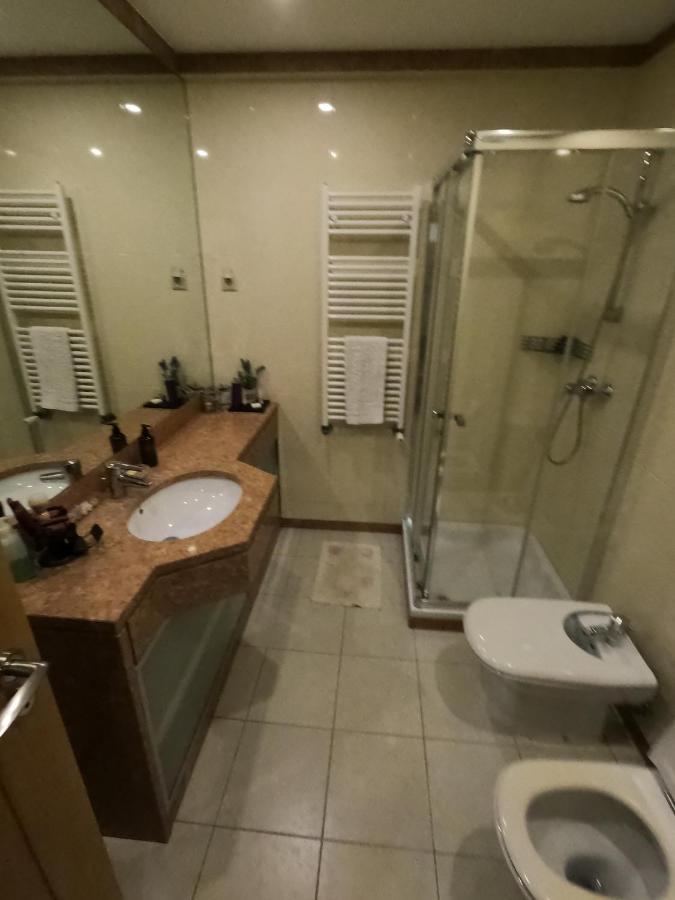 Apartment Lisbon, Modern T2 In Parque Nacoes, Lisbon