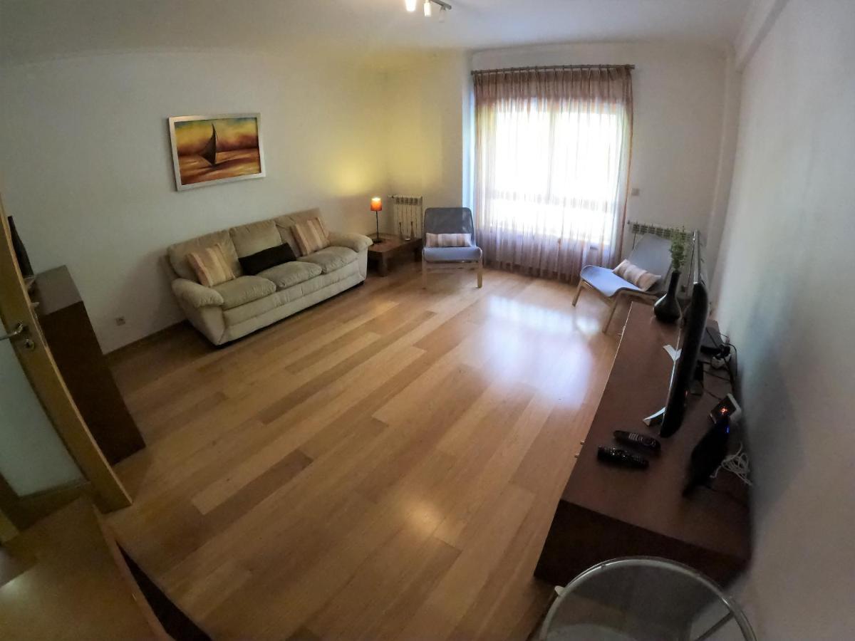 Lisbon, Modern T2 In Parque Nacoes, Apartment *